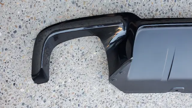 OEM BMW M5 Rear Diffuser (Black Sapphire) in Auto Body Parts in Edmonton - Image 4