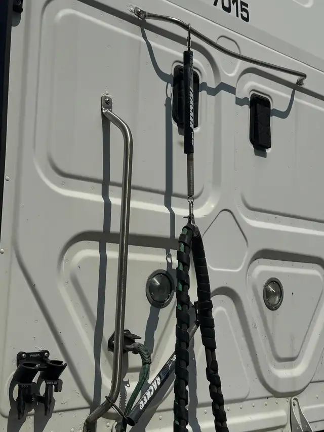 2017 Freightliner Cascadia in Heavy Trucks in Brantford - Image 6