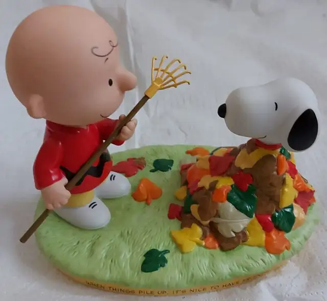 2 HALLMARK PEANUTS GALLERY CERAMIC COLLECTABLES63005667245315123