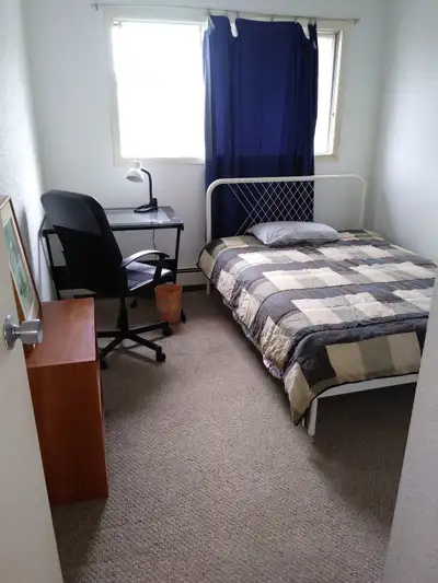 Furnished private room in a secure, quiet building in a good neighbourhood, very close to 2 shopping...