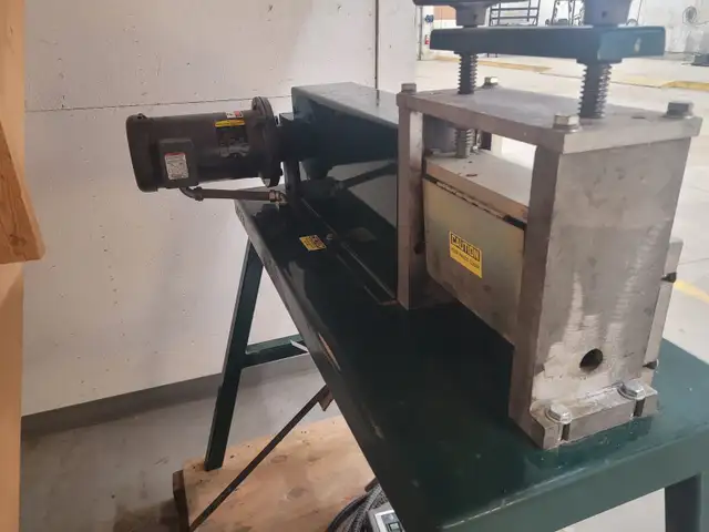 Strip-Tec 3000 Wire Stripper in Other in Lethbridge - Image 4