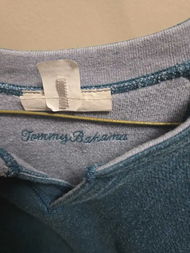 Tommy Bahama Sweater in Men's in Mississauga / Peel Region - Image 3