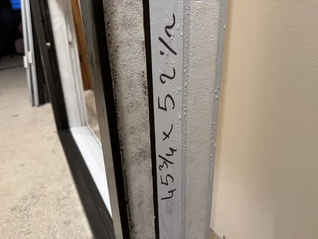 Window 45 3/4 by 52 1/2 in Windows, Doors & Trim in City of Montréal - Image 2