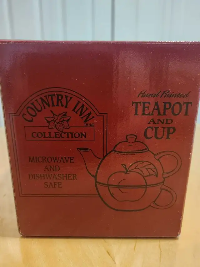 tea pot and mug588277136418426882