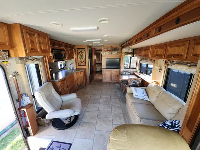2008 Tiffin allegro bay 35 tsb in RVs & Motorhomes in Longueuil / South Shore - Image 9