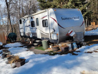 2013 Summerland 29 ft Camper For Sale
