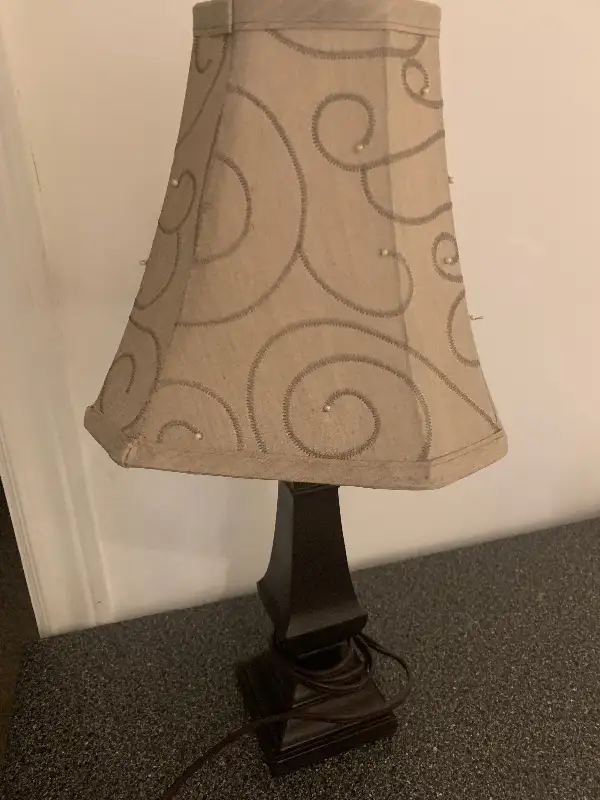 Bar lamp, small water fall fountain in Home Décor & Accents in Mississauga / Peel Region - Image 2