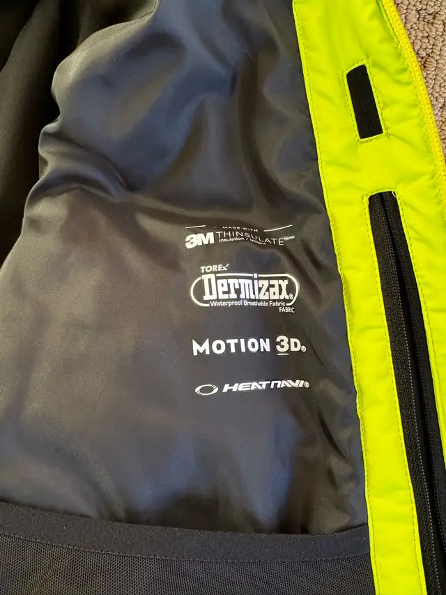 Men’s Desente Ski Jacket Size Medium in Ski in Calgary - Image 3