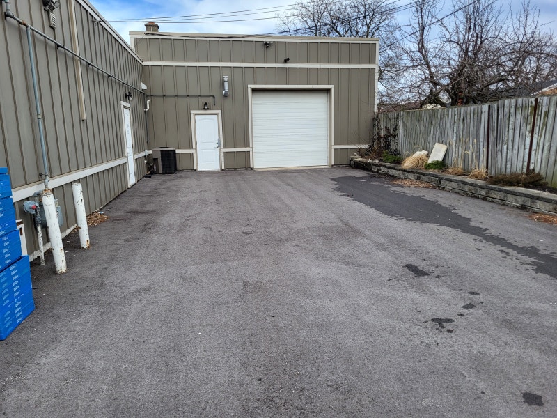 Renting out storage space Commercial & Office Space for Rent