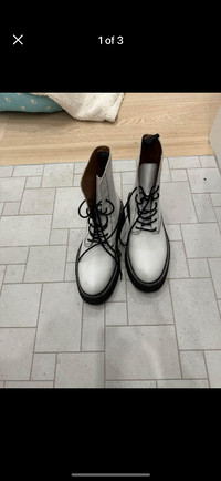 Zara Women’s Lace Up Boots (size 8.5)