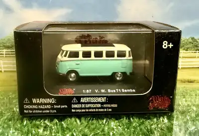 Modèle Malibu International Ltd...De ma collection...Volkswagen Autobus Samba T1 flambant neuf dans...