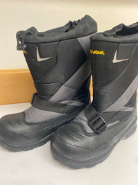 Men’s Ski-Doo winter boots size 10