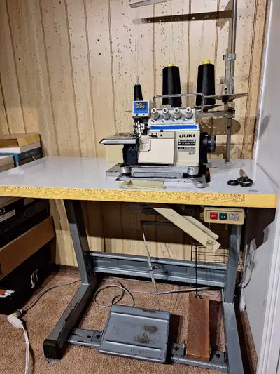 The Juki MO-2516 is a robust, high-speed industrial overlock (serger) machine from Japan, known for...