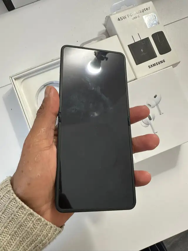 Samsung flip 7 256 GB + AirPods 45 W Set Charger & Delivery | Cell ...