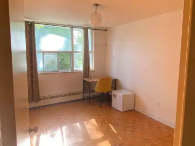 $550-Student Room for Rent-Downtown Toronto-All Inclusive