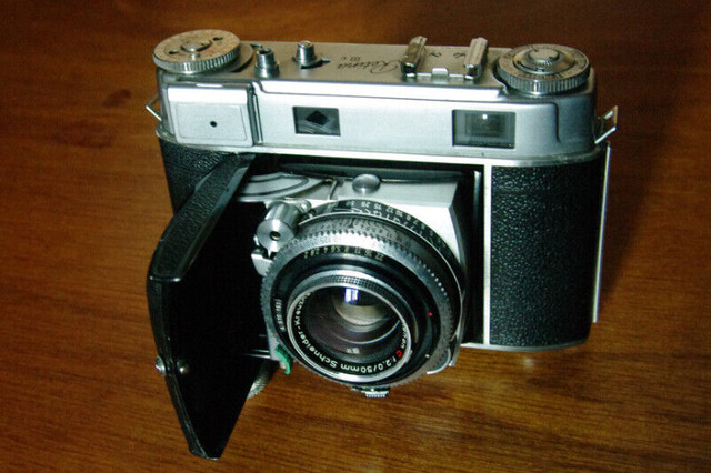 Canon G111 QL1.7 Black 35mm Rangefinder in Cameras & Camcorders in Oshawa / Durham Region - Image 2