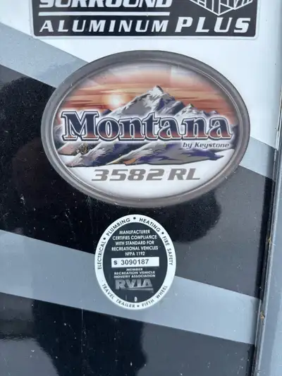2013 Big Sky Montana RV * 38.5 ft long * Triple slide out * Pulled only approx. 600 miles * Sits on...