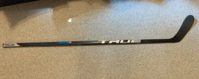 Used Left Hand Senior True XCORE 9 Stick - 95 Flex TC4 Curve in Hockey in Kitchener / Waterloo - Image 3