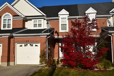 For Rent Beautiful 3-Bedroom Townhouse in Laurelwood