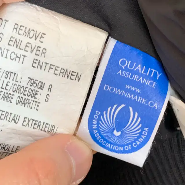Canada Goose Authentic Men's jacket  in Men's in Markham / York Region - Image 9