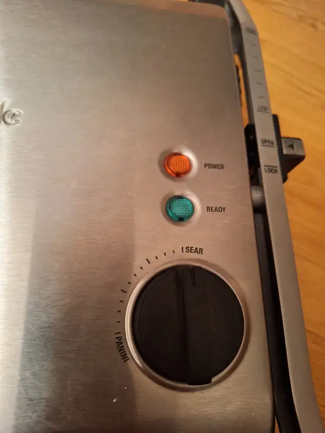 Breville indoor grill in Microwaves & Cookers in Ottawa - Image 4