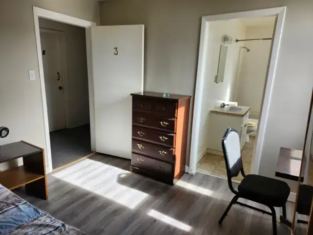 Furnished -newly renovated-all utilities included-pet friendly Image# 1