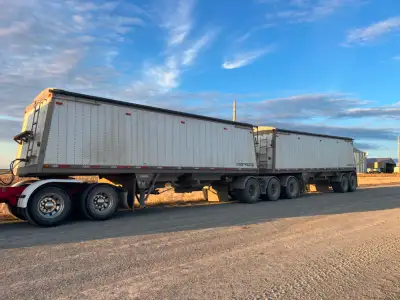2014 Lode King Super B, One owner, Safetied till October of 2026, 22.5 In tires, Good tarp, Manitou,...