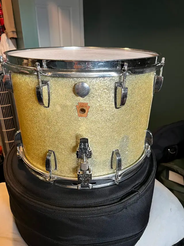 Original 1967 15” x 12” Ludwig Marching Snare Drum For Sale in Drums & Percussion in Mississauga / Peel Region - Image 2