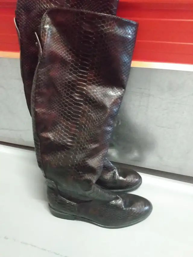 Boot for sell BRAND NEW , Guitars, piano very good prices in Women's - Shoes in City of Montréal - Image 6