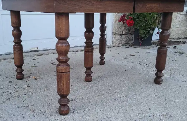 Solid Oak Table64307895010307121