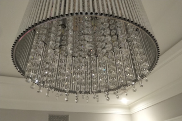  PRICE DROP Gorgeous Round Crystal Chandelier for Sale!  in Indoor Lighting & Fans in City of Toronto - Image 3