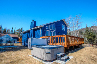 Lakefront Home, Just 35 Minutes From Thunder Bay