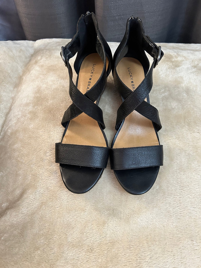 LUCKY BRAND SANDALS SZ 10 in Women's - Shoes in Guelph