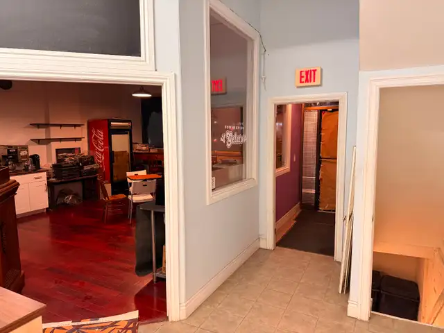 Former Coffee Shop Location For Lease near Baby Point! in Commercial & Office Space for Rent in City of Toronto - Image 7