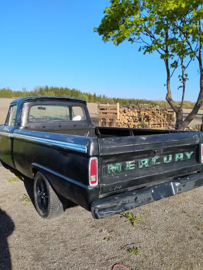 351 Cleveland, 5 speed manual, new hydraulic clutch, crown Victoria front suspension, power steering...