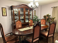 Mahogany Wood Dinning Room Set