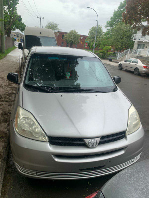 2004 Toyota Sienna