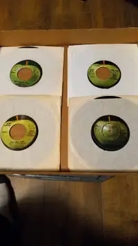 Vinyl Records Apple Records 45 RPM Badfinger,Mary Hopkins Lot 6