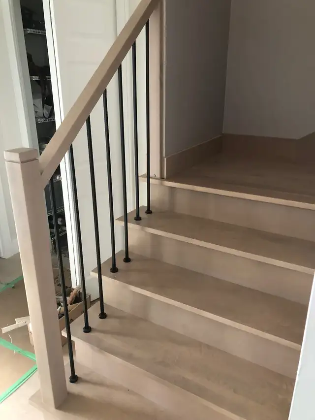 plancher bois franc et composantes Escalier in Other in Longueuil / South Shore - Image 10