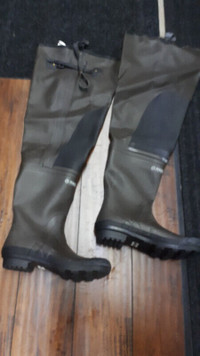 Magellan Fish Gear 32" high rubber hip boots waders