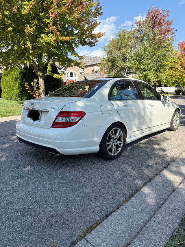 2010 Mercedes-Benz C-Class C300 in Cars & Trucks in Markham / York Region - Image 4
