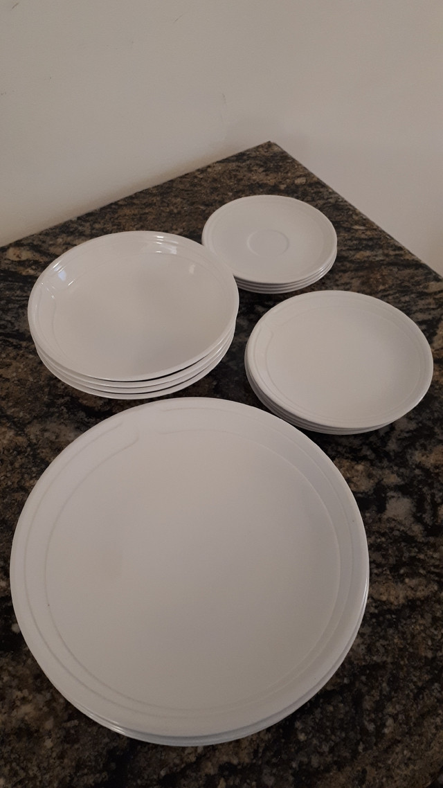 16pc Johnson Brothers dinnerware  in Kitchen & Dining Wares in Markham / York Region