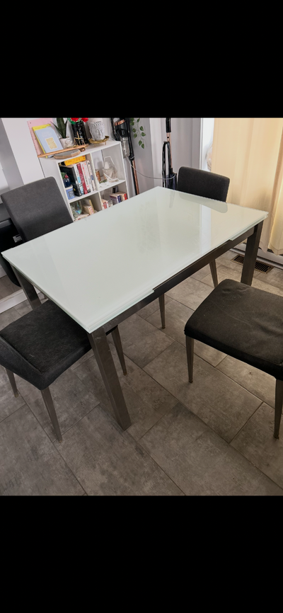 Table et chaises, View more