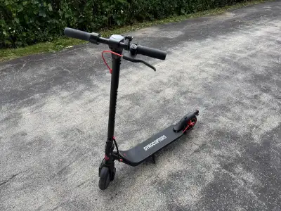 Selling a Gyrocopters Electric Flash 6.0 kick scooter. Has a front motor, rear disc brake, integrate...