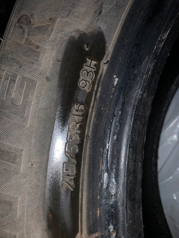 4x 215/55R16  Winter Edge 2 Tires  (LIKE NEW)   Honda Civic 2022 in Tires & Rims in Ottawa - Image 3