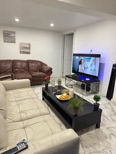 Room for Rent – All Inclusive Quiet and friendly neighborhood, close to everything you need! ✅ Featu...