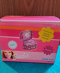 New Barbie Jewel Case w Ring roll
