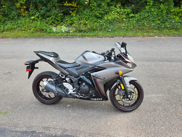 Moto Yamaha R3 2016 in Sport Bikes in Laurentides - Image 2