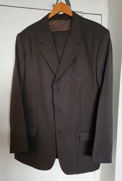 Men's suit is in very good condition. Used only once. Very clean. Pet and smoke free home. Size 58 P...