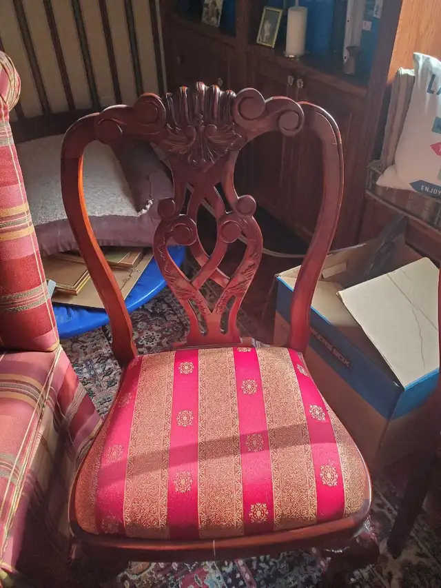 Dining Chairs in Chairs & Recliners in Markham / York Region - Image 2